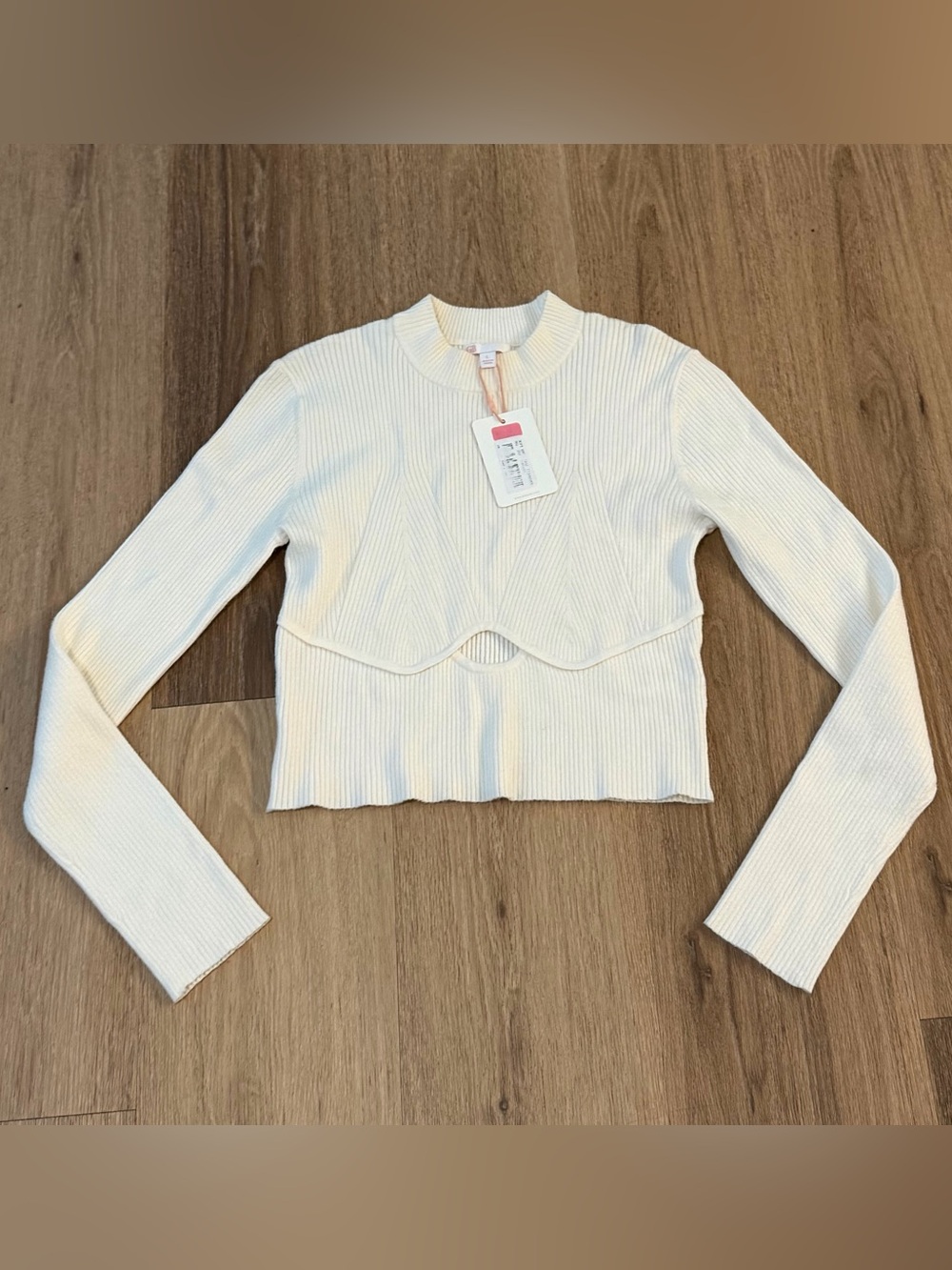 GB Cream Ribbed Women’s Long Sleeve Cropped Shirt Elegant size Large NWT